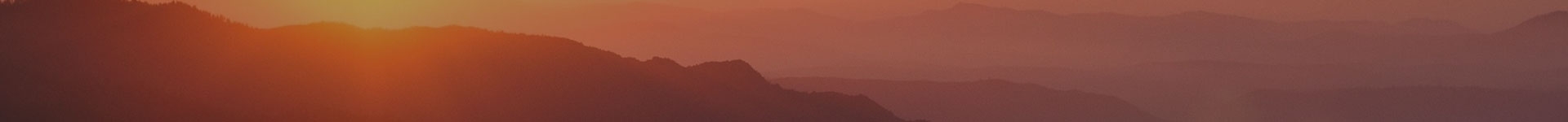 montagne et couché de soleil